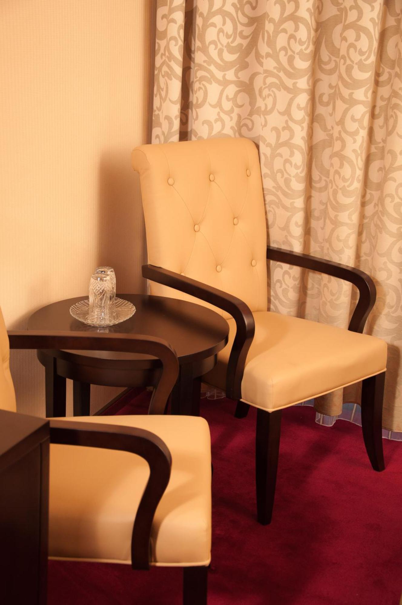 Hotel Baden กาลาราช ภายนอก รูปภาพ