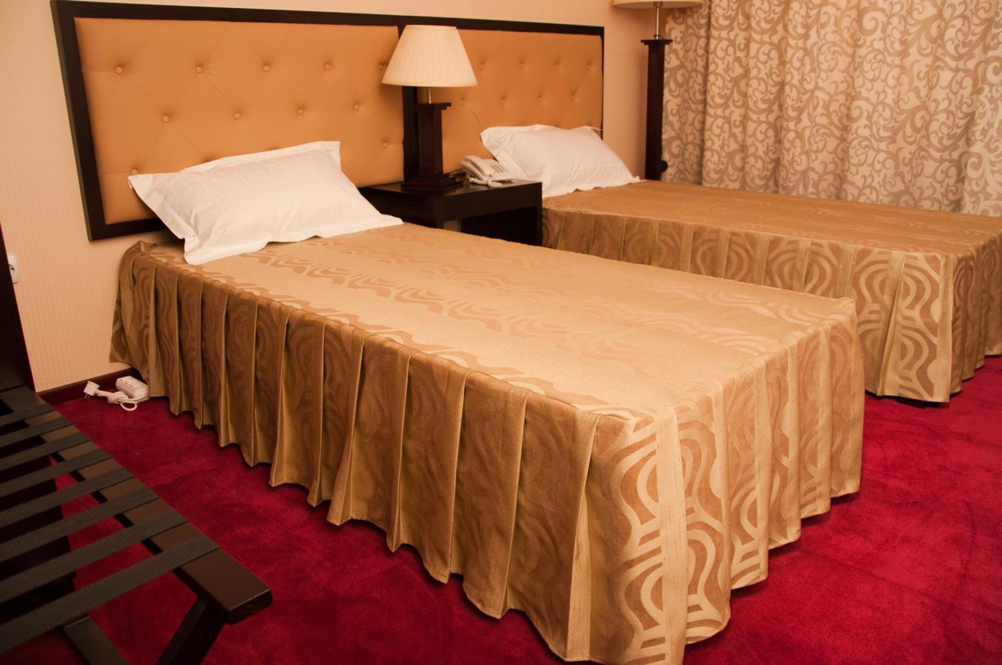 Hotel Baden กาลาราช ภายนอก รูปภาพ